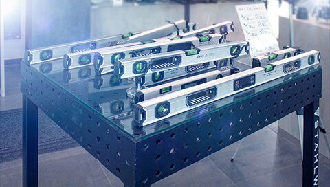 Wasserwaagen im Showroom