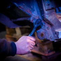 STAHLWERK 3/8&quot; profesion&aacute;ln&iacute; reverzibiln&iacute; r&aacute;čna z chrom-vanadiov&eacute; oceli s chrom-molybdenov&yacute;m drž&aacute;kem n&aacute;strojů a rychloup&iacute;n&aacute;n&iacute;m 72 zubů