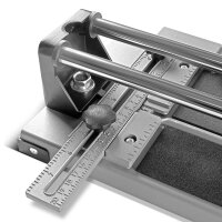 STAHLWERK-laattaleikkuri, jossa on 600 mm leikkuupituus, 425 mm viistoleikkuupituus ja 12 mm leikkuupaksuus, k&auml;sik&auml;ytt&ouml;inen laattaleikkuri / laattaleikkuri, jossa on tehokas leikkuupy&ouml;r&auml; keraamisten laattojen leikkaamiseen.