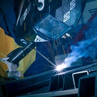 STAHLWERK AC/DC TIG 200 Pulse Pro - Digit&aacute;ln&iacute; sv&aacute;řečka | invertor s 200 amp&eacute;ry, funkc&iacute; ARC/MMA, pamět&iacute; &uacute;loh a technologi&iacute; IGBT, vhodn&aacute; pro hlin&iacute;k a tenk&eacute; plechy