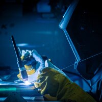 STAHLWERK AC/DC TIG 200 ST Digitaal lasapparaat | 3-in1 combinatielasapparaat | Puntfunctie | Ge&iuml;ntegreerde schoonloopfunctie | Aluminiumcompatibele TIG/MMA inverter met 200 A | Afstandsbediening | Digitaal bedieningspaneel