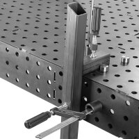 STAHLWERK Schweißtisch Set 100 x 80 cm | D16 Lochsystem | DIY-Bausatz mit 6 mm-Arbeitsplatte und 1000 kg Tragkraft | FlexArm-Schweißspannvorrichtung D16 Base mit 13,6 kg Tragfähigkeit